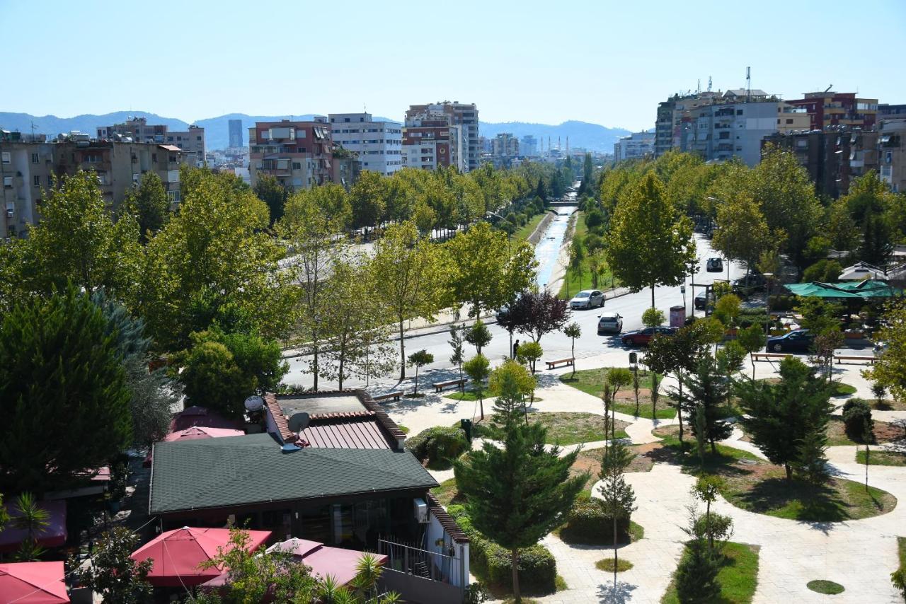 Click Apartments - Tirana Bagian luar foto