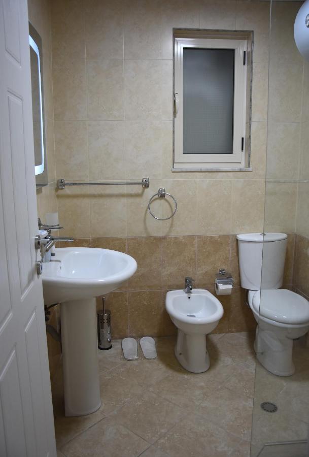 Click Apartments - Tirana Bagian luar foto