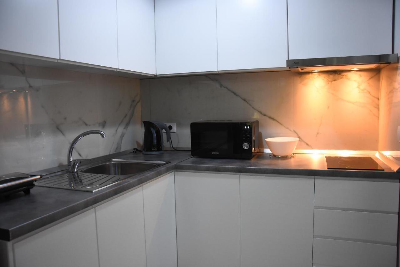 Click Apartments - Tirana Bagian luar foto
