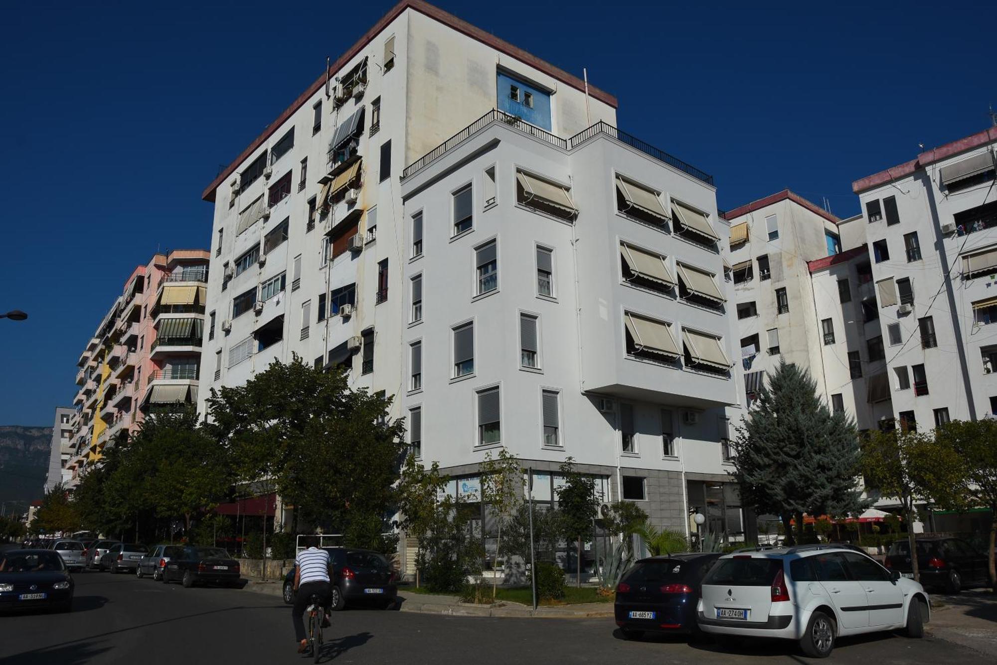 Click Apartments - Tirana Bagian luar foto