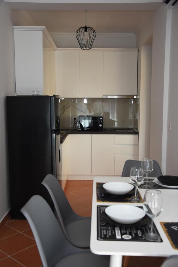 Click Apartments - Tirana Bagian luar foto