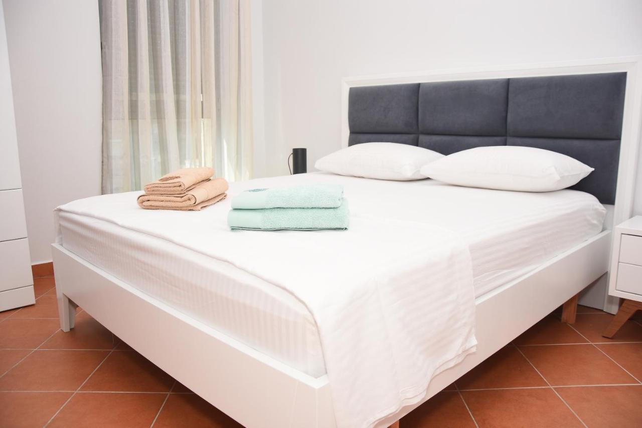 Click Apartments - Tirana Bagian luar foto