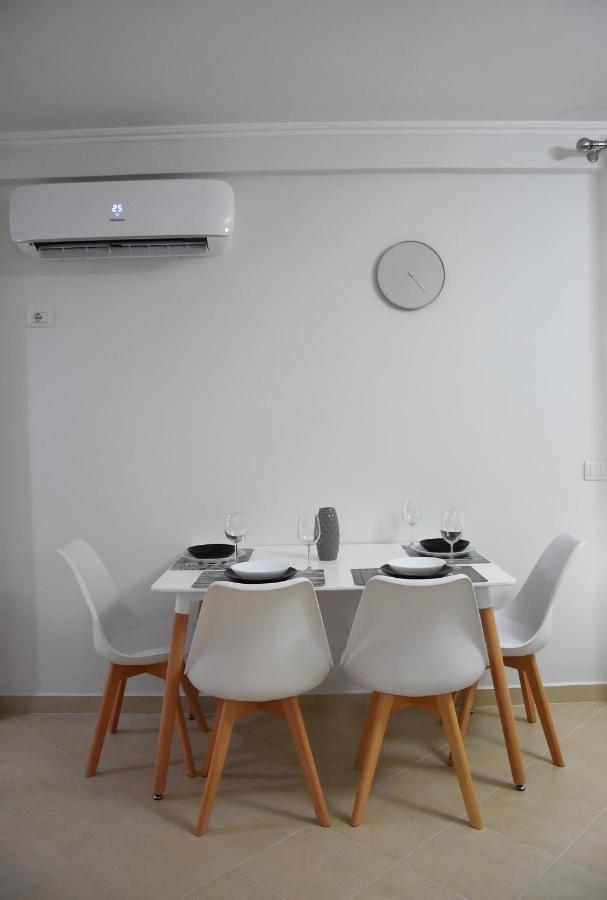 Click Apartments - Tirana Bagian luar foto