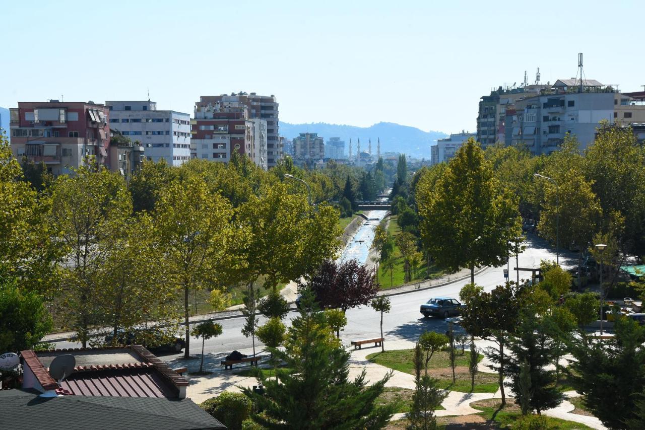 Click Apartments - Tirana Bagian luar foto