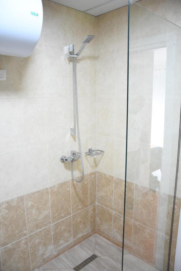 Click Apartments - Tirana Bagian luar foto
